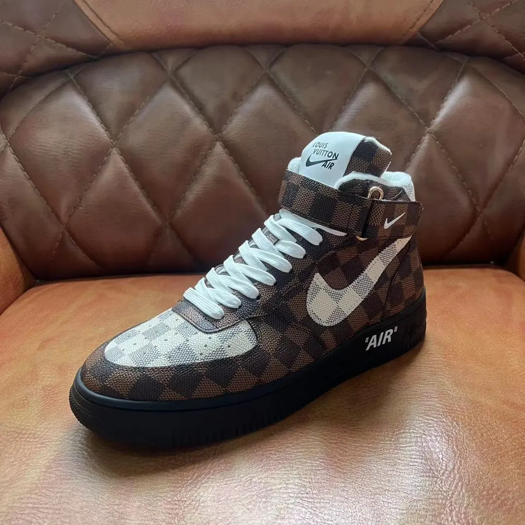 P480 Loui* Vuitto* x OFF-WHITE x Nike three-party collaboration! Trendy and cool men's high-top casual sports shoes with unrivaled color matching. The design idea basically continues the style of THE TEN. The Swoosh line and tongue label have a very familiar visual effect and are both fashionable and trendy! A must-have for fashionistas! The effect on your feet is absolutely stunning! Size: 38-45